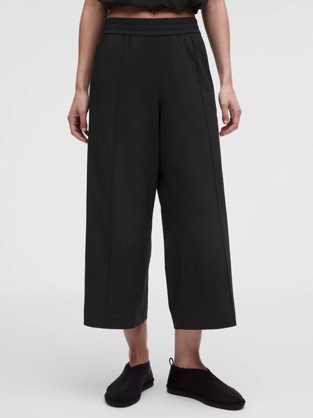 Breezily Mid-Rise Cropped Pant